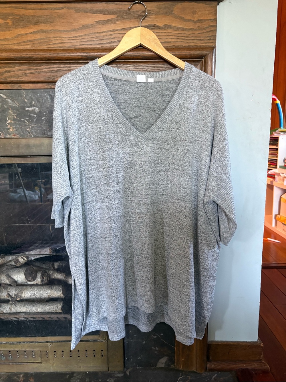 Gap Maternity Relaxed V-Neck Women's Short Sleeve Sweater Heather Gray Medium